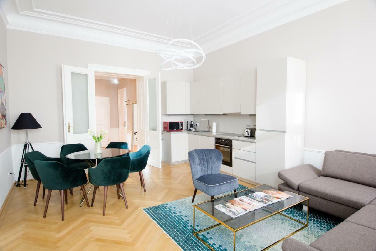 Studio Apartments Urania - Mai'S Apartments Відень Екстер'єр фото