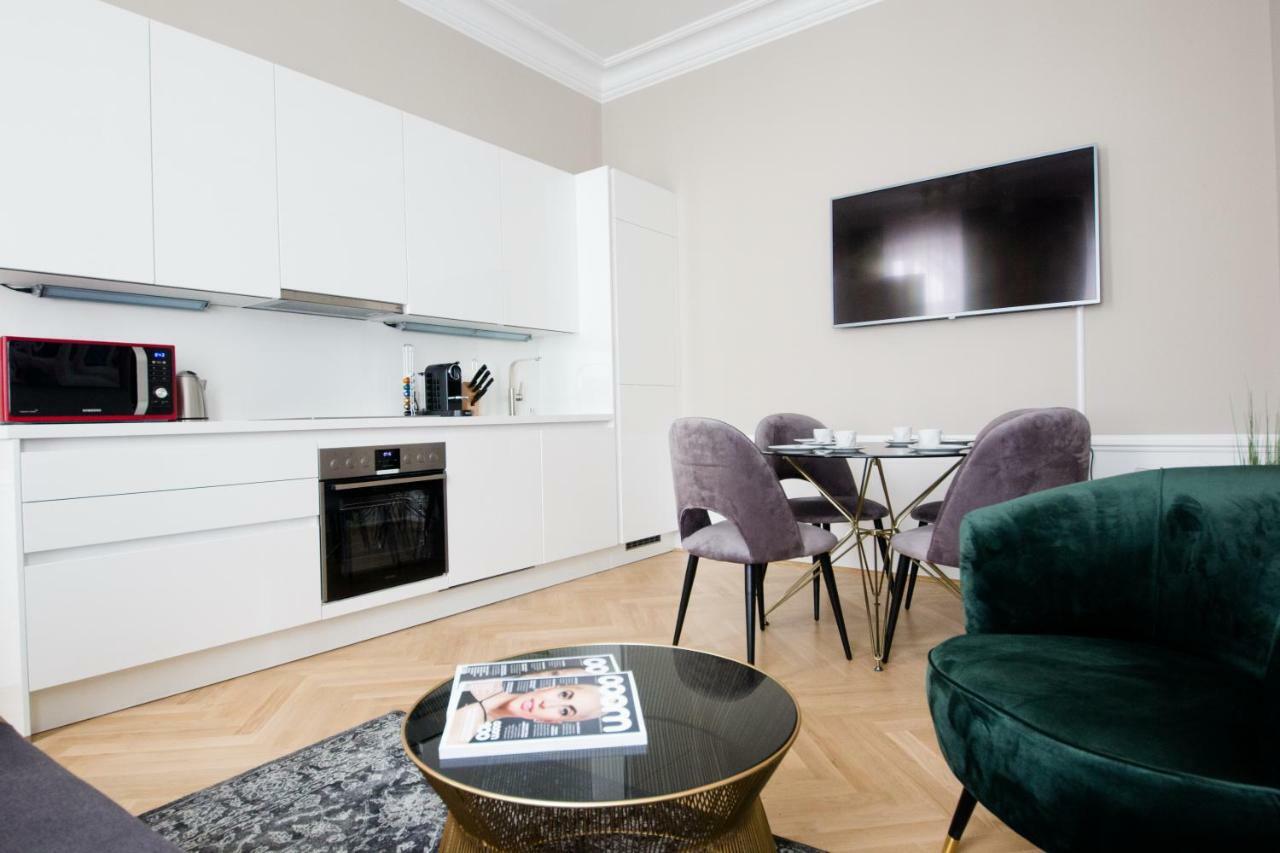 Studio Apartments Urania - Mai'S Apartments Відень Екстер'єр фото